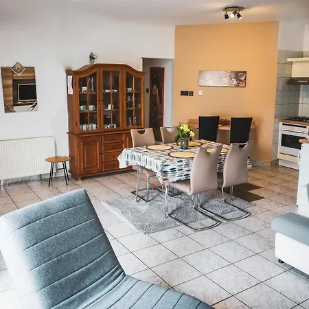 Bory Apartman, Zart Udvari Parkolas, Met Arena 2,5 Km Apartment Szekesfehervar