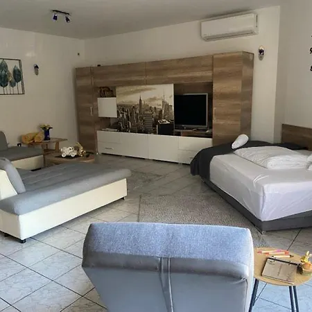 Apartamento Bory Apartman, Zárt Udvari Parkolás, Met Aréna 2,5 Km *