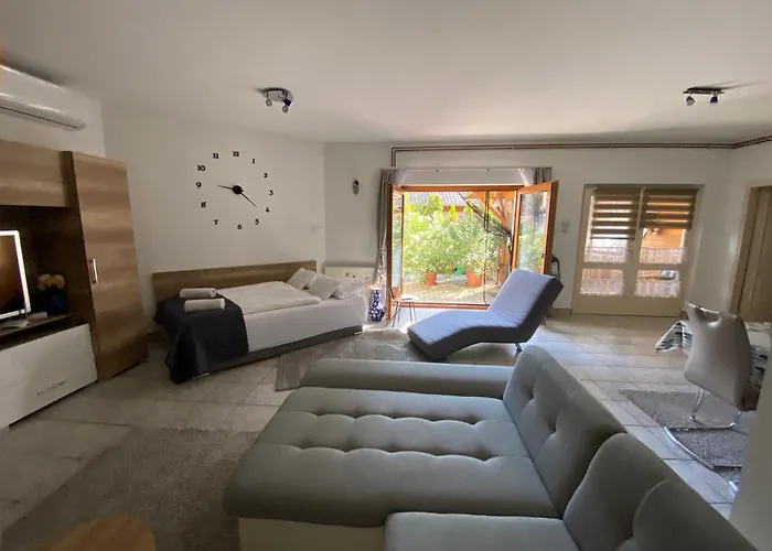 Appartement Bory Apartman, Zárt Udvari Parkolás, Met Aréna 2,5 Km